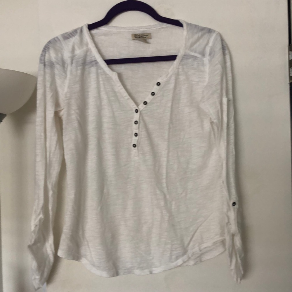 White long sleeve tshirt